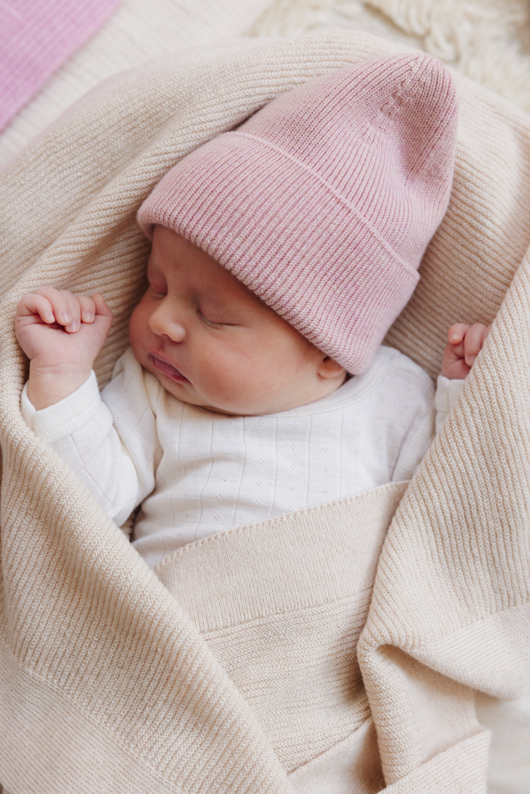 Hvid Fonzie Newborn Beanie Powder
