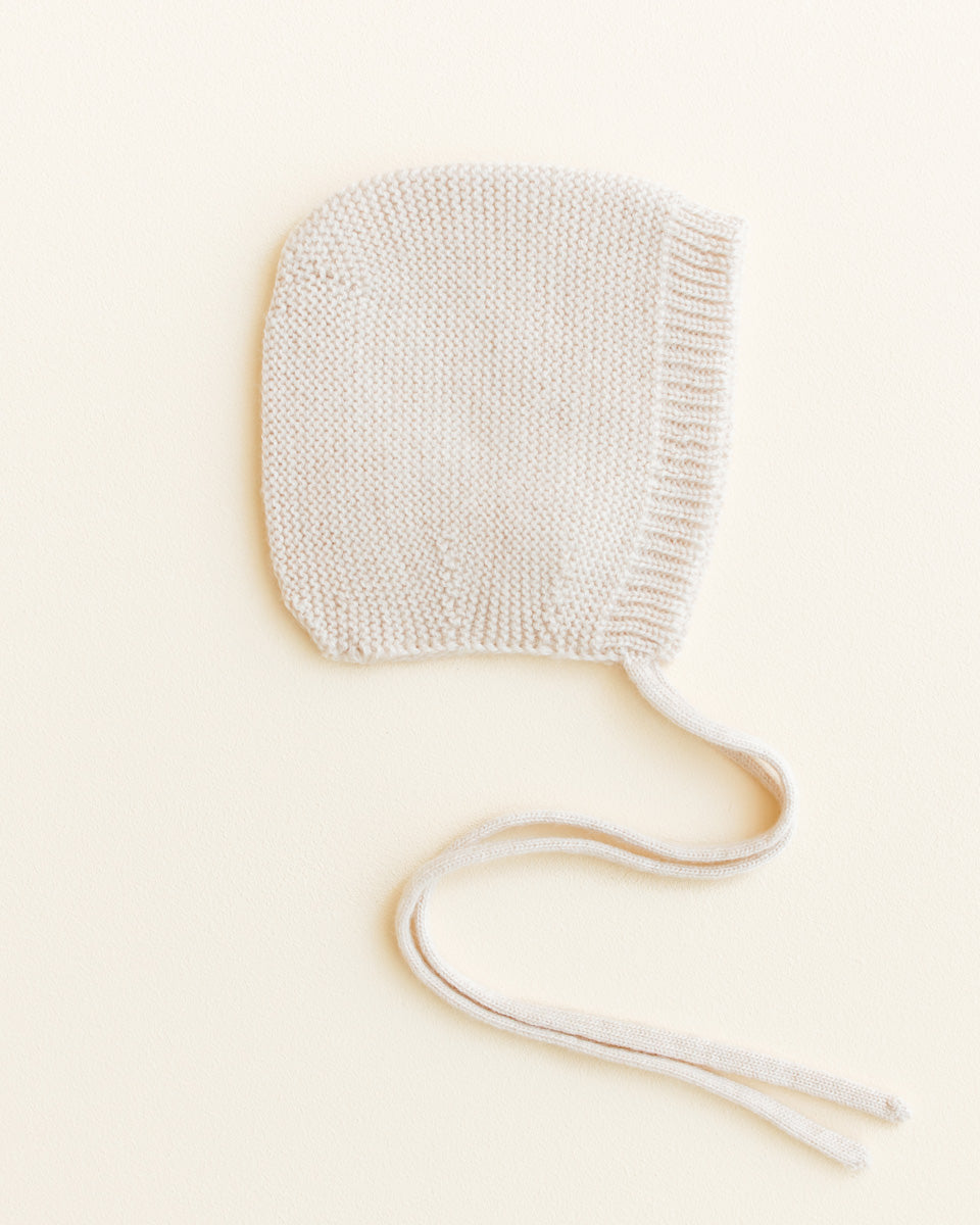 Hvid Newborn Bonnet Dolly Cream