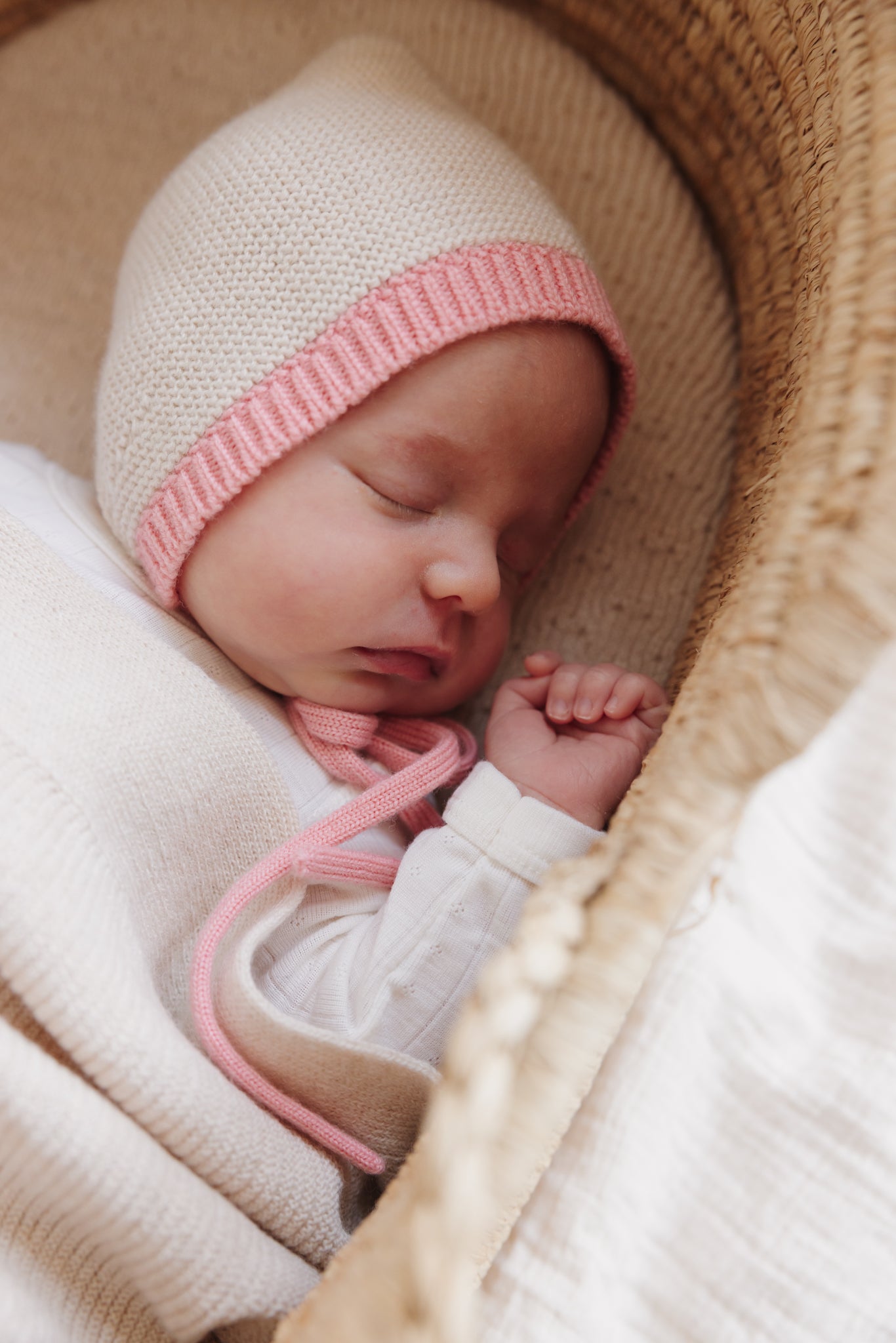 Hvid Newborn Bonnet Cream - Bubblegum - Wool Baby Bonnet Hvid – La