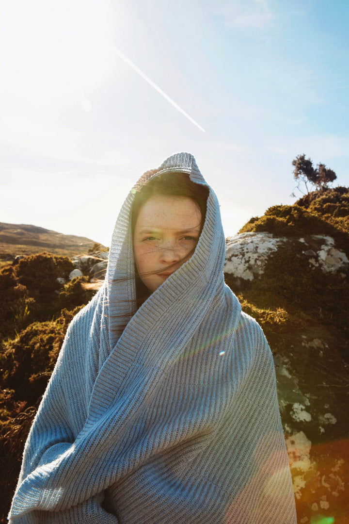 Hvid Blanket Gaston Frost Blue - La Gentile Store
