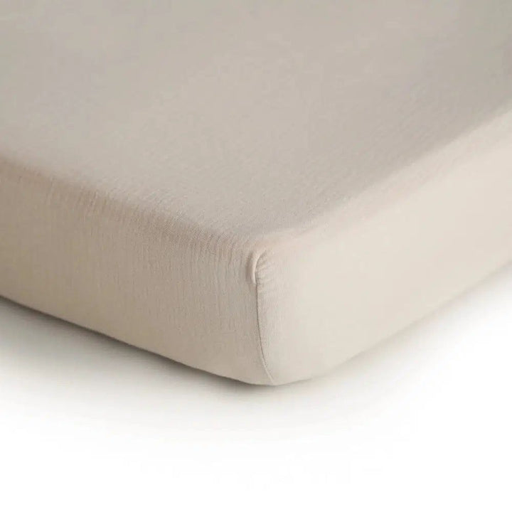 Mushie Muslin Fitted Sheet Fog - La Gentile Store